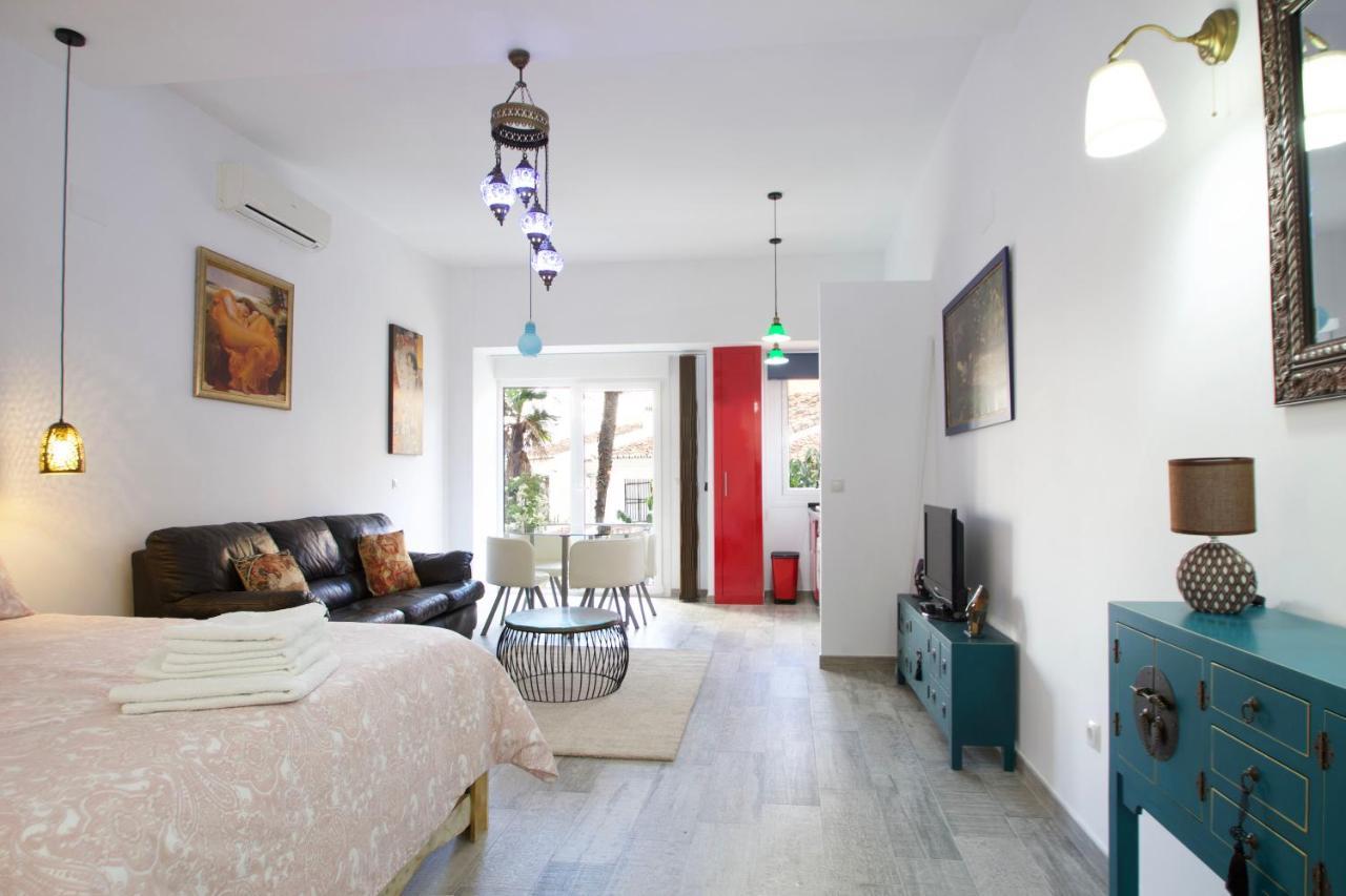 Spacious Studio In The Heart Of La Nogalera Torremolinos Exteriör bild
